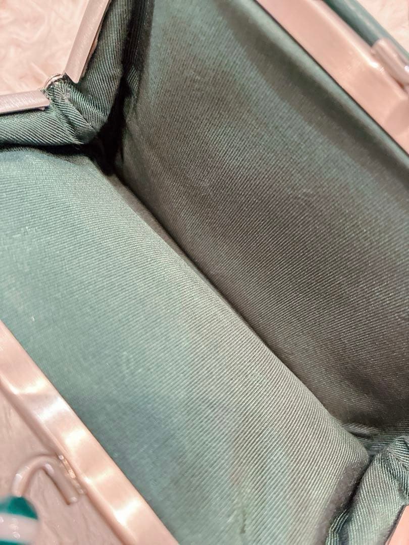 【美品】agnes b. レザー　がま口　二つ折り財布　グリーン