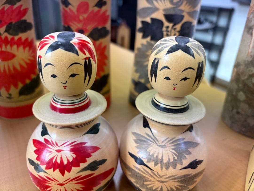伝統的なこけし人形セット