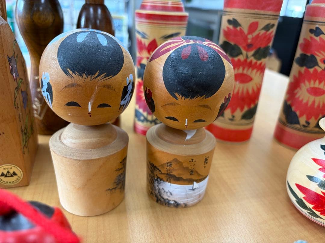 伝統的なこけし人形セット