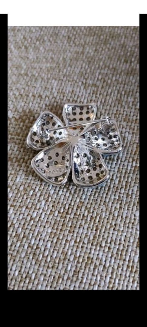 最終値下げ フォクシー デイジーブローチお花 ビジューグリーンVERY滝沢眞規子