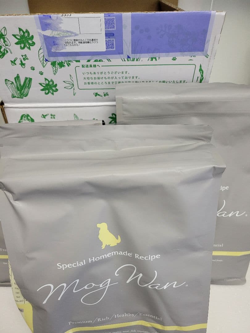 モグワンドッグフード1.8kg×3袋☆