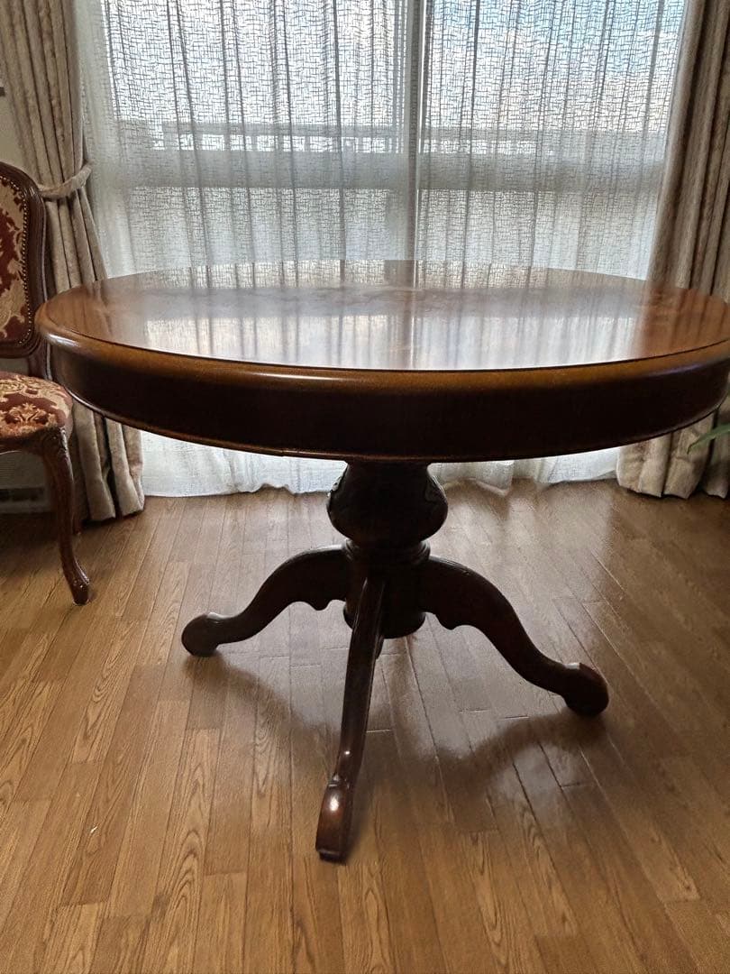 【お取引き相談中】彫刻入り脚＆木象嵌模様の高級木製丸テーブル