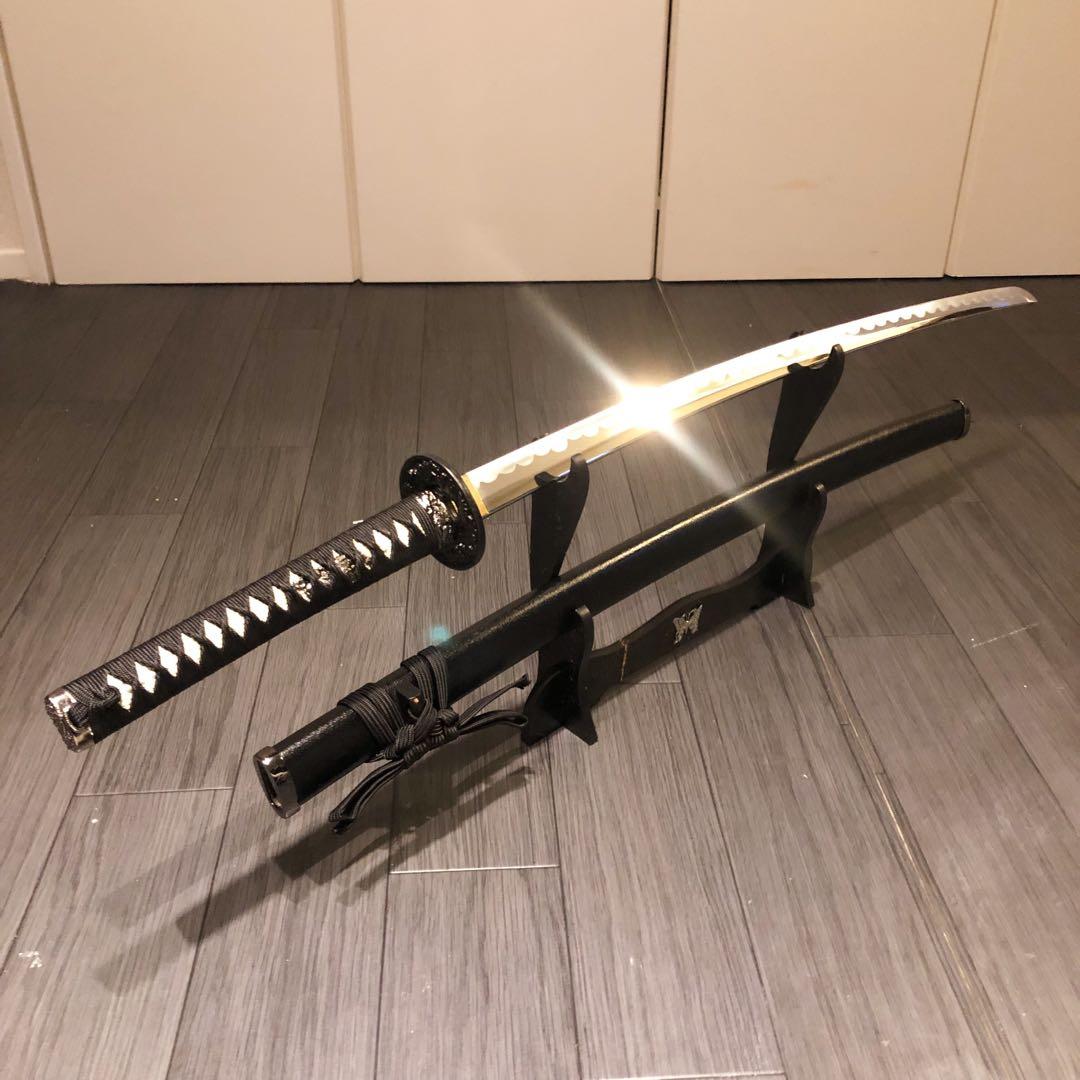 高級模造刀　高級居合刀　黒拵え　優波紋