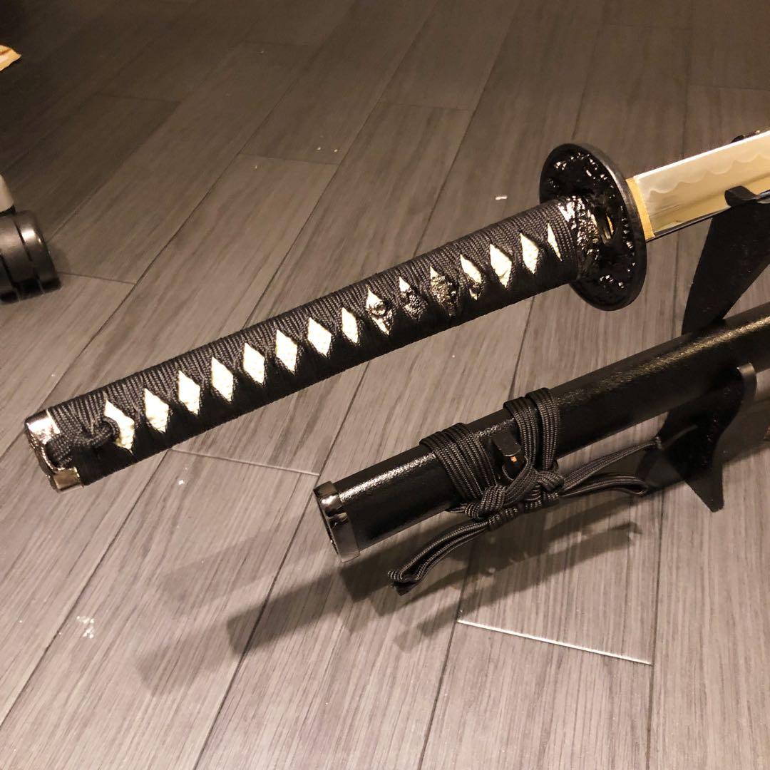 高級模造刀　高級居合刀　黒拵え　優波紋