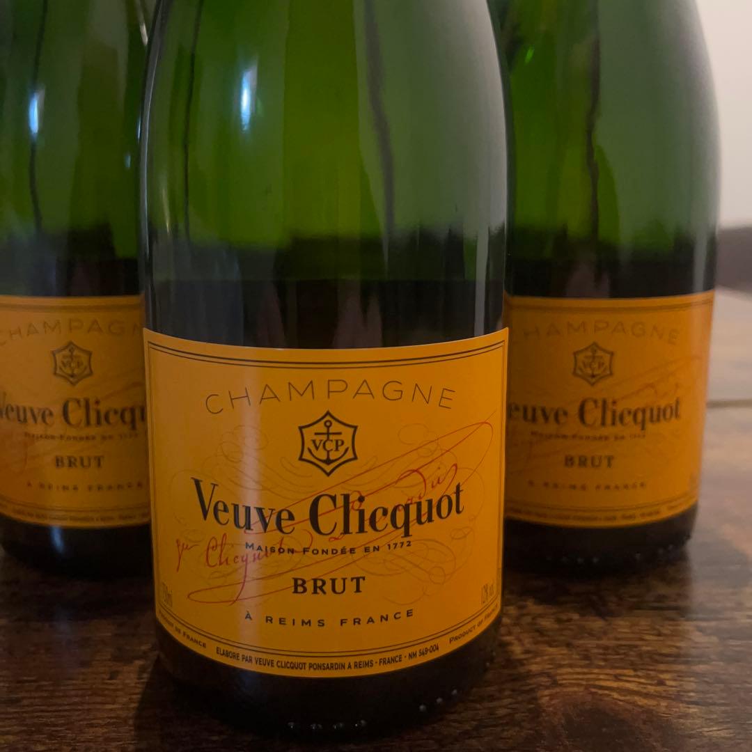 【クリスマスに】ヴーヴ・クリコ ブリュット 3本セット