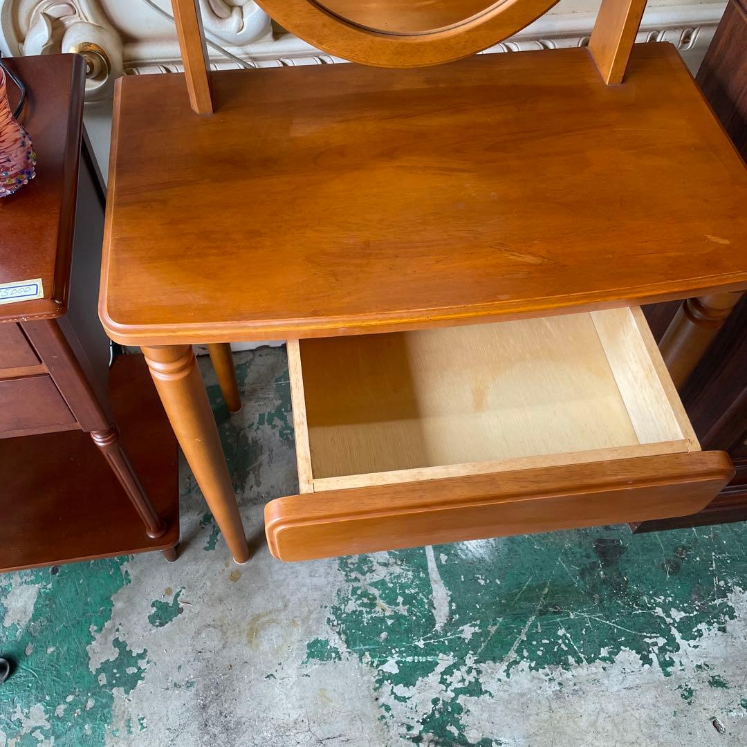 お値下げ‼︎ 素敵なシンプルドレッサー