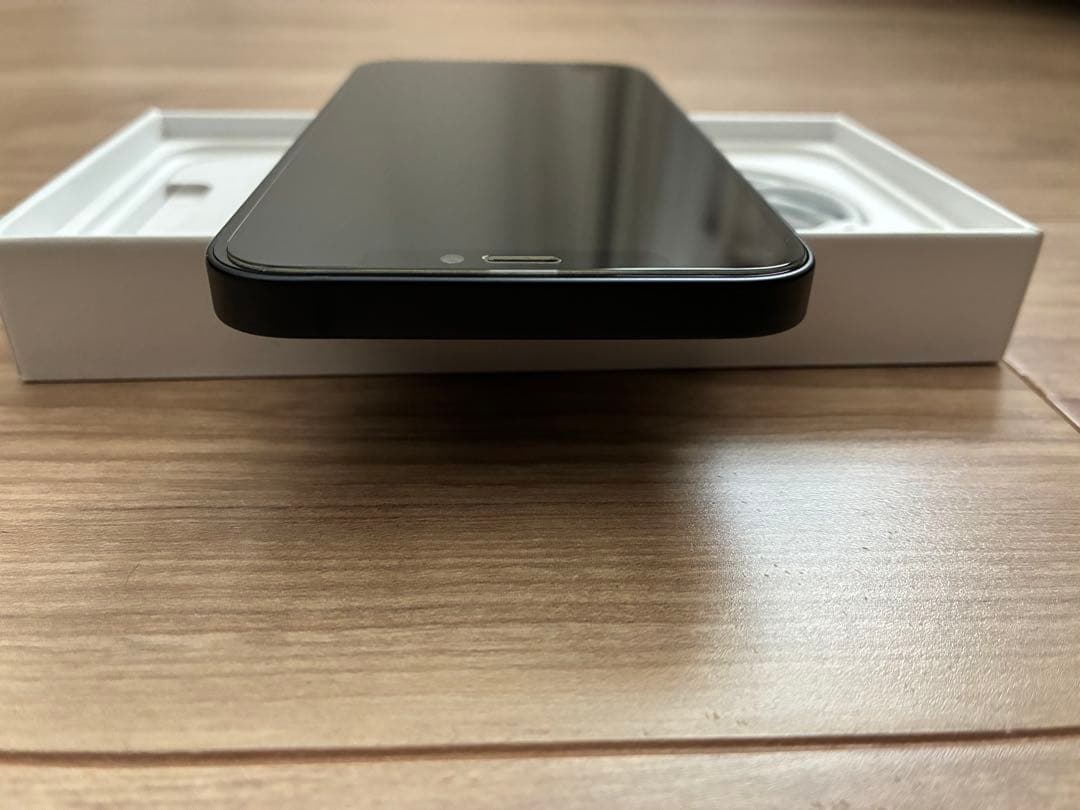 美品☆iPhone12 256GB ブラック iFaceケース フィルムつき