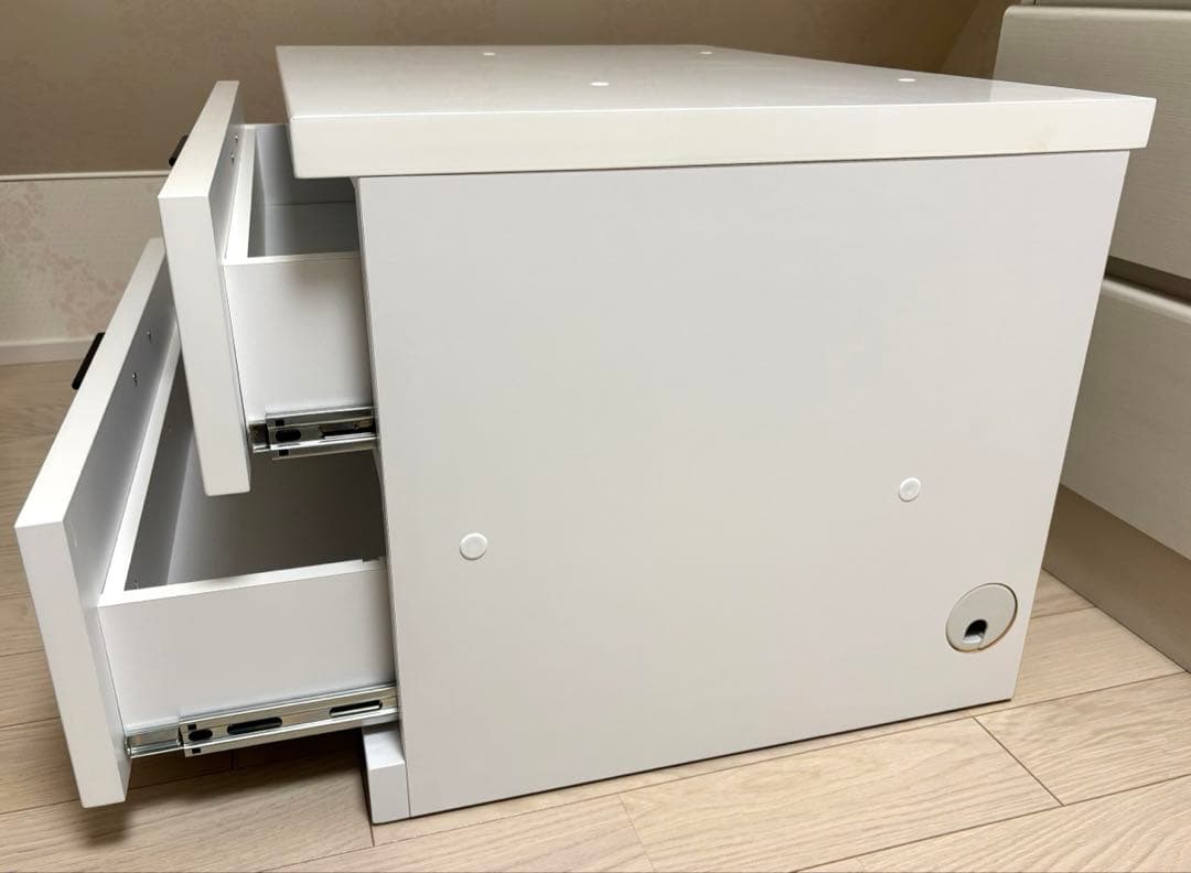 ラムダ ホワイト ローボード　テレビボード　AVボード　未使用美品（送料込み）