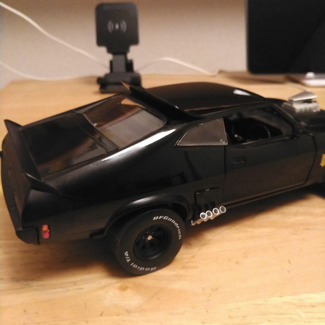 た*吉様 グリーンライト　1/18 MADMAX インターセプター　車両のみ