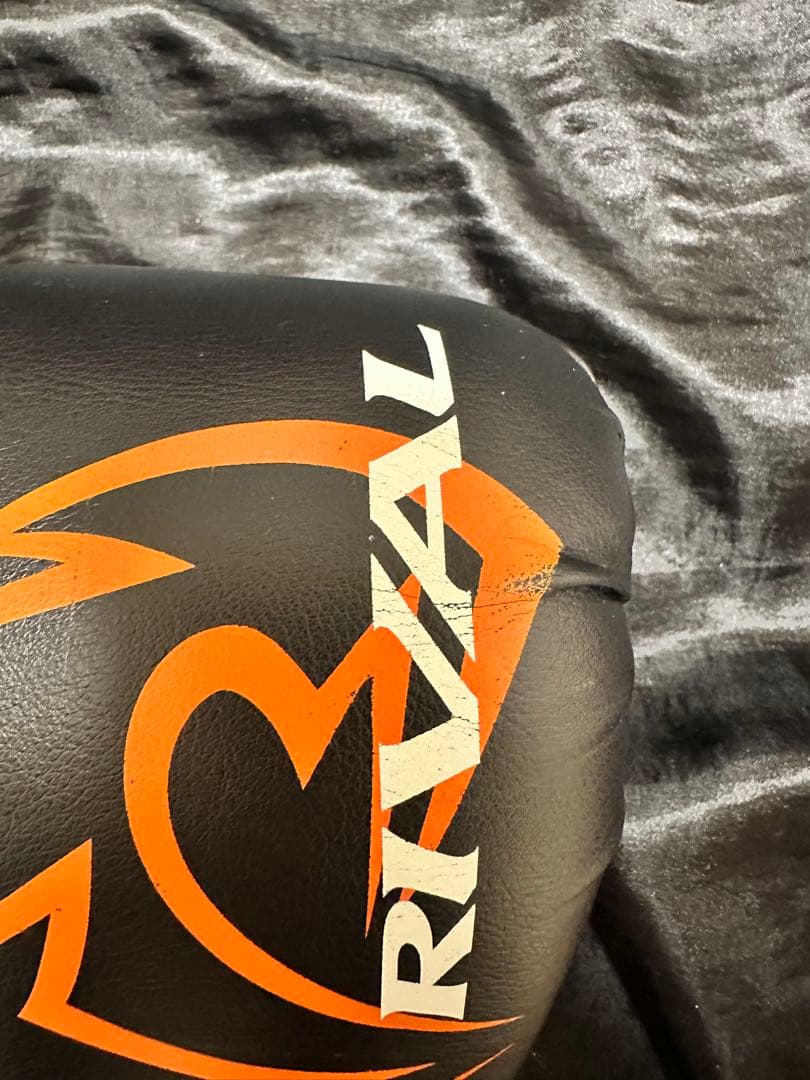 RIVAL ボクシンググローブ ブラック/オレンジ　14オンス