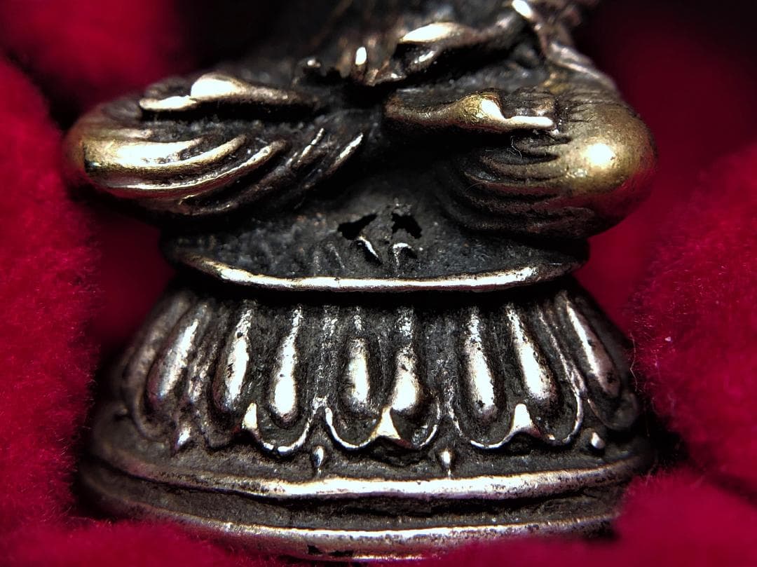 【 タイ鍍銀仏 】　骨董携行仏　ブラーフミー系文字刻