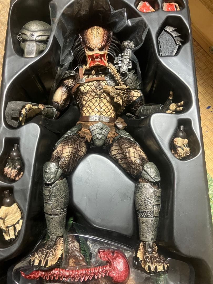美品ホットトイズ　ジャングルハンタープレデター