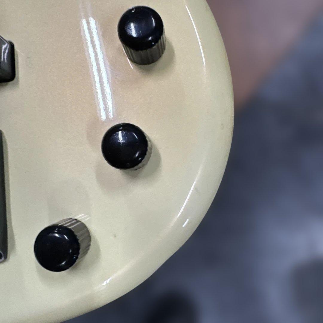 ④Ibanez Roadstar 1 Series ベースギター