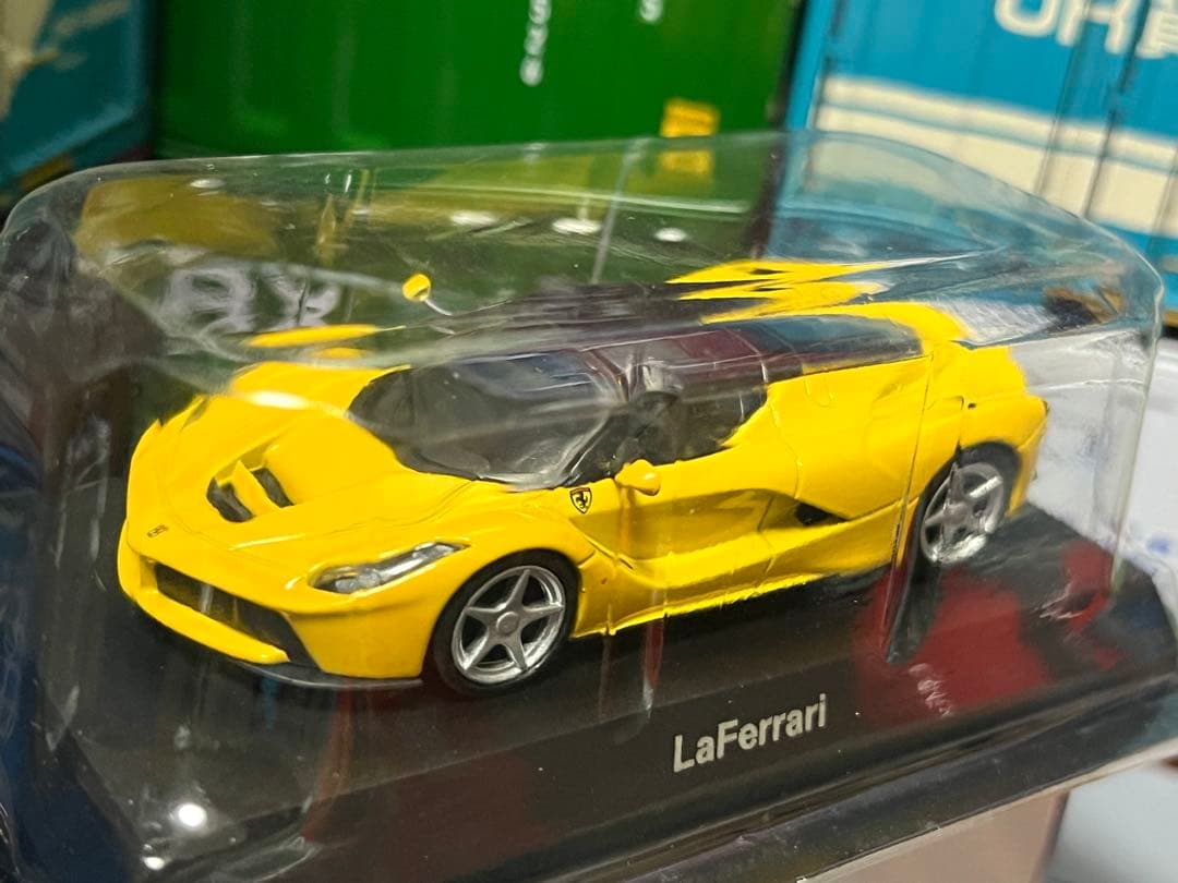サークルK サンクス&京商 1/64 ラフェラーリ