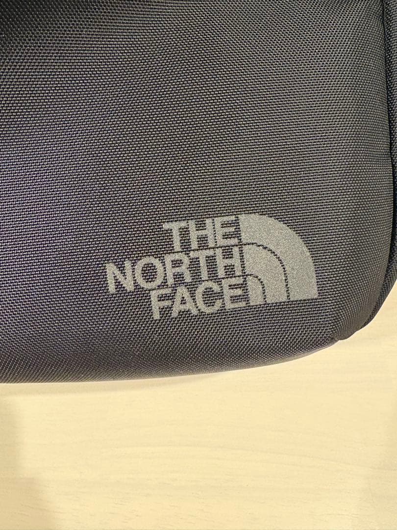 THE NORTH FACE シャトルデイパック ユニセックス　ビジネスバッグ