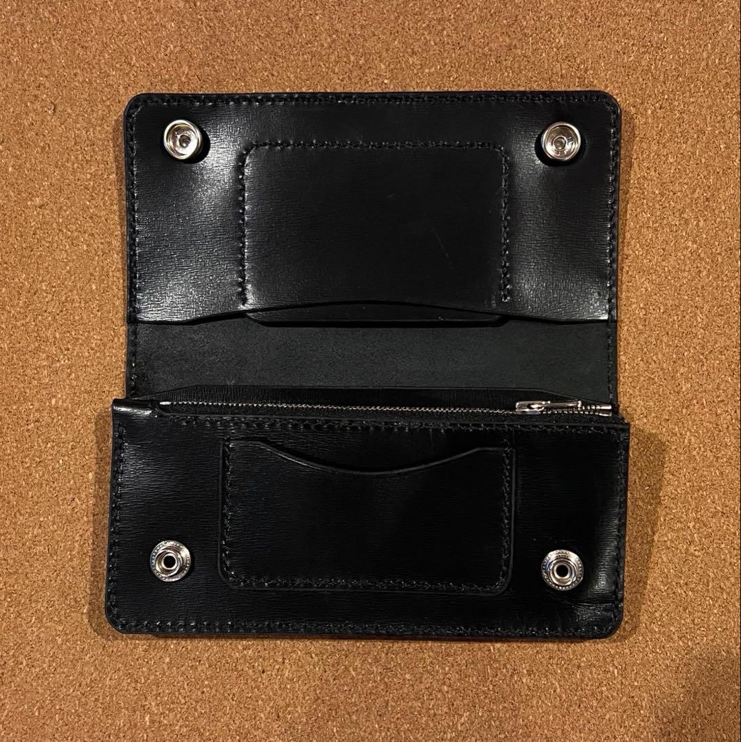 トラッカーウォレット スタッズパターン　クロム鞣し型押し