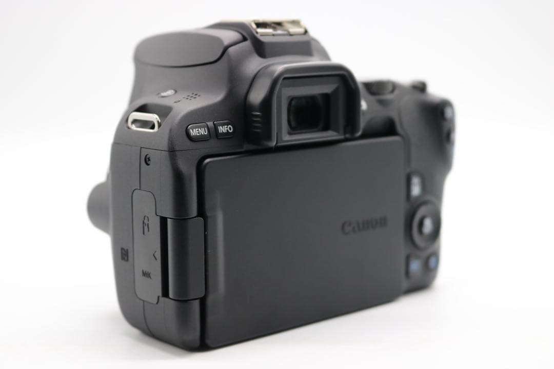 美品 【Canon EOS Kiss X9 トリプルレンズセット】Wi-Fi搭載