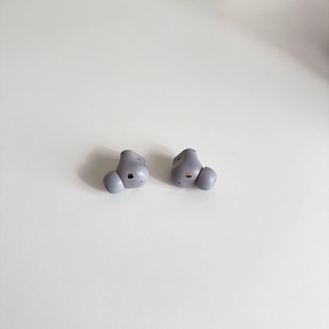 限定カラー｜Beats Studio Buds + コズミックシルバー ケース付