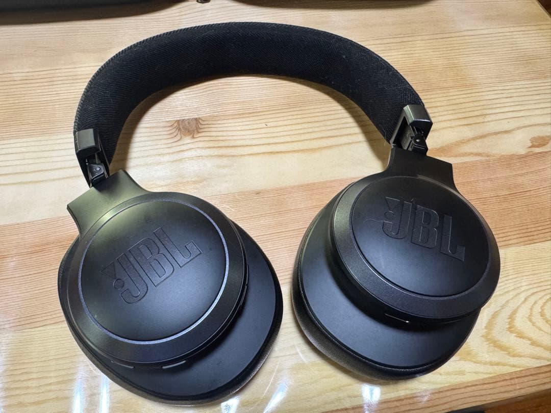 JBL ワイヤレスヘッドホン ブラック 本体　ケース付き