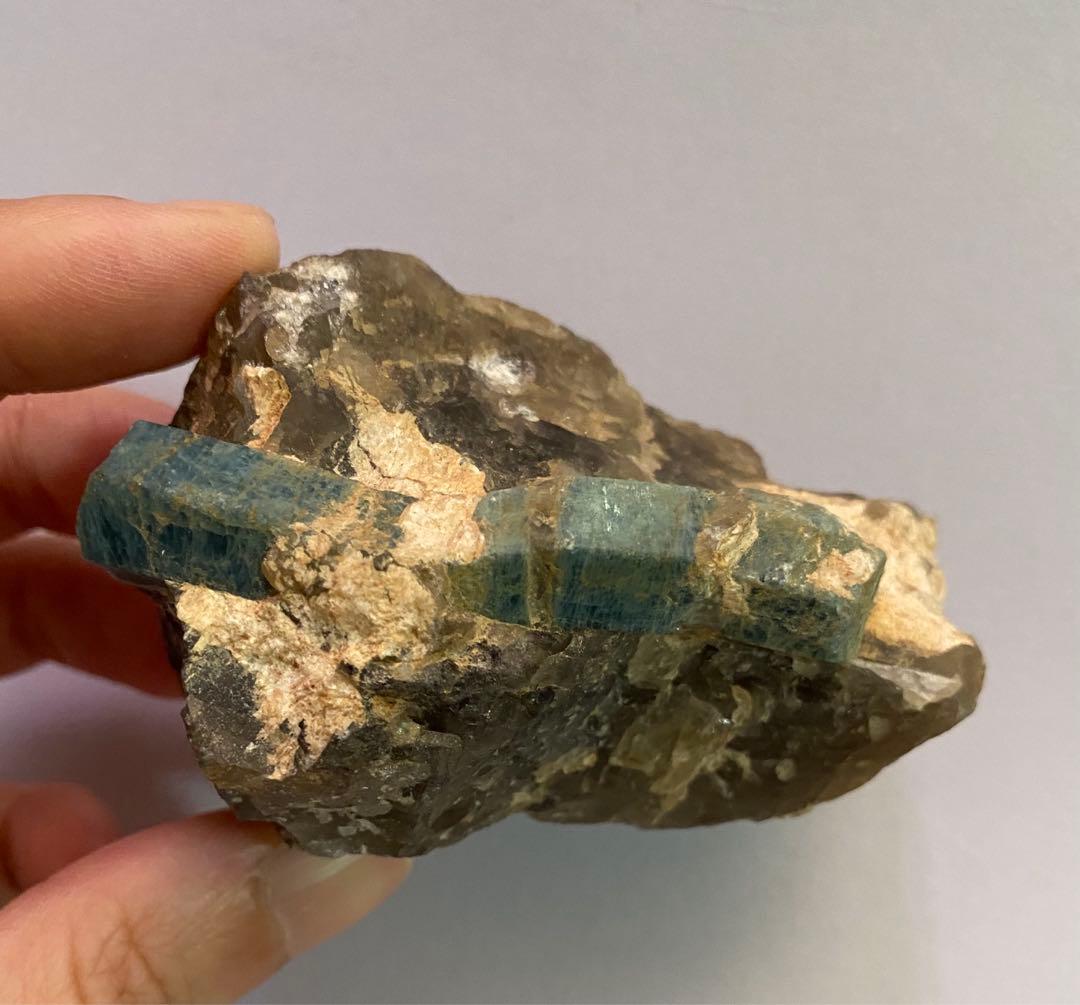 H*a様 天然石　エメラルド　スモーキークォーツ　共生　原石　クラスター　大きめ
