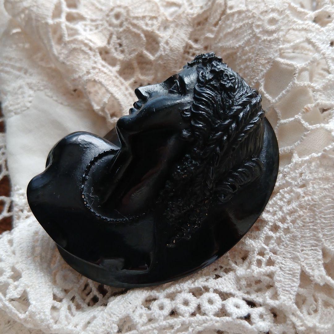 Vintage❗ブラック 彫刻 女性モチーフ ブローチ 女神 蚤の市