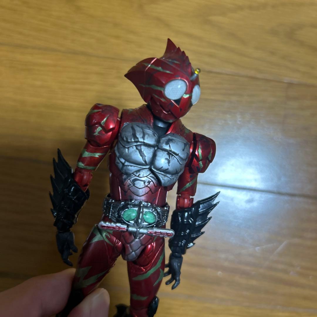 フィギュアーツ 仮面ライダーアマゾンズセット