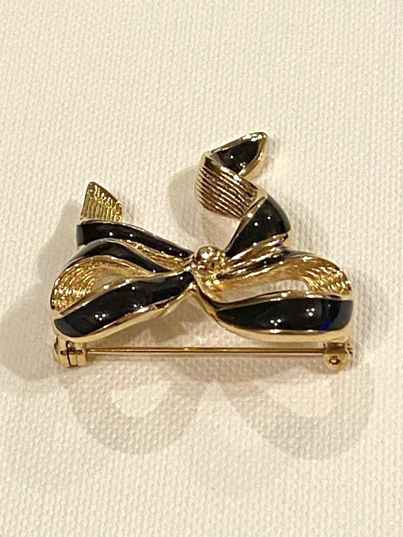 ✨正規品✨ Christian Dior ブローチ　ゴールド　ブラック　リボン型