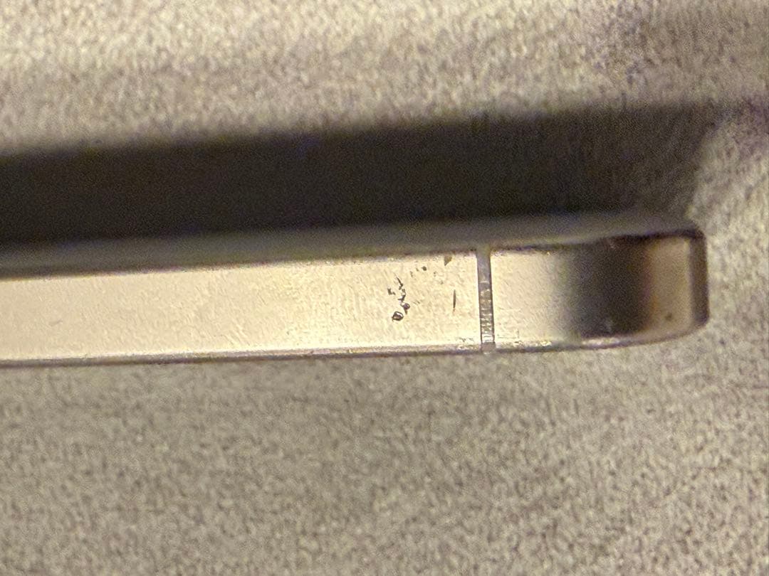 iPhone 15Pro 256GB ホワイトチタニウム 本体　おまけ付き