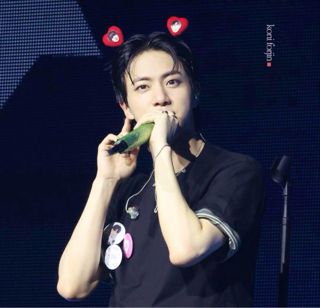 BTS ジン RUNSEOKJIN Japan JIN カプセルトイ 缶バッジ