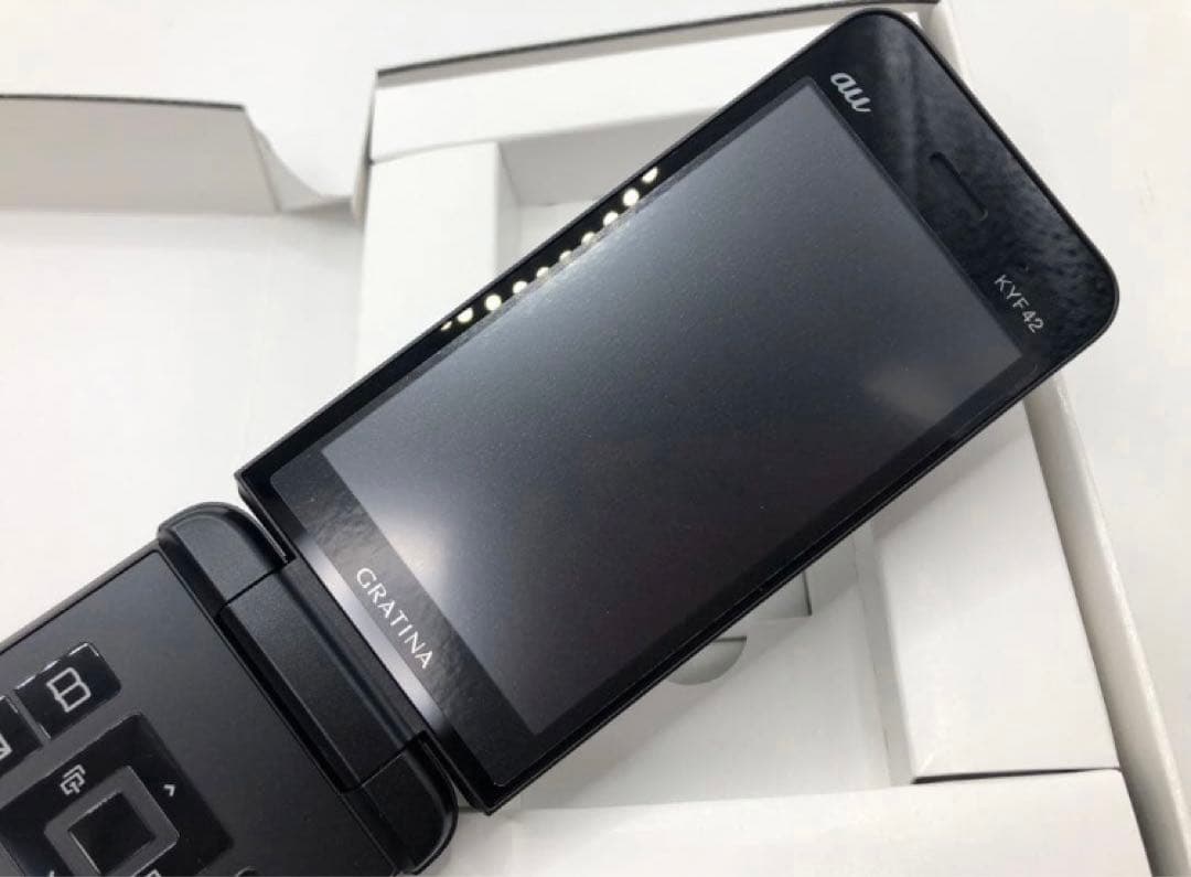 ☆Simフリー☆未使用品☆ GRATINA KYF42 ブラック