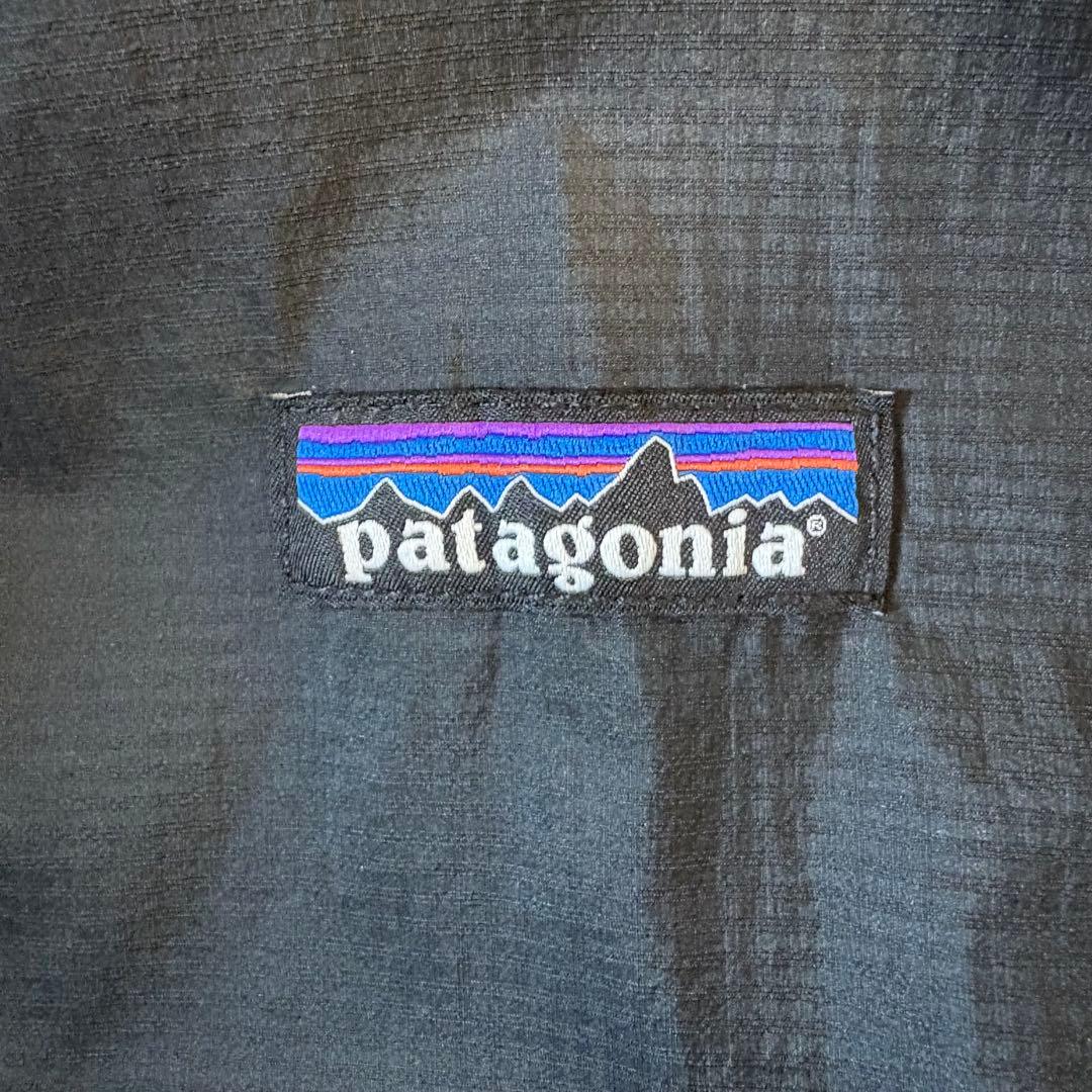 パタゴニア リバーシブルシェルドマイクロディニジャケット(色:ブラック、色:S)