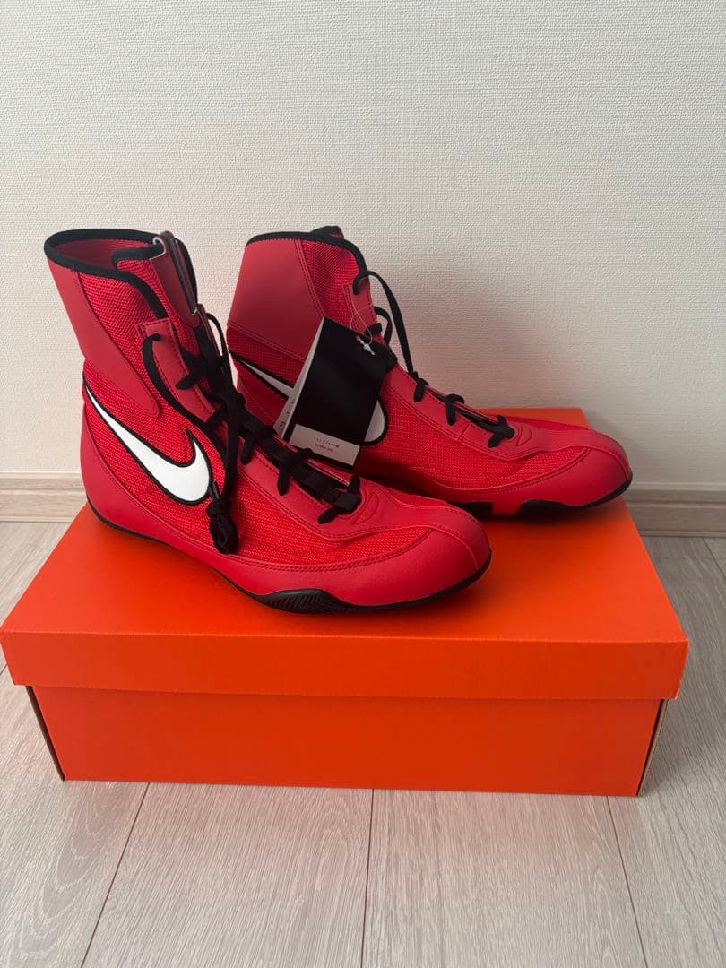 Nike ボクシングシューズ レッド タグ付き