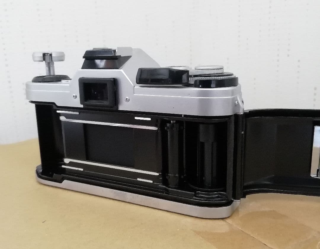 キヤノン　フィルム一眼レフ Canon AE-1