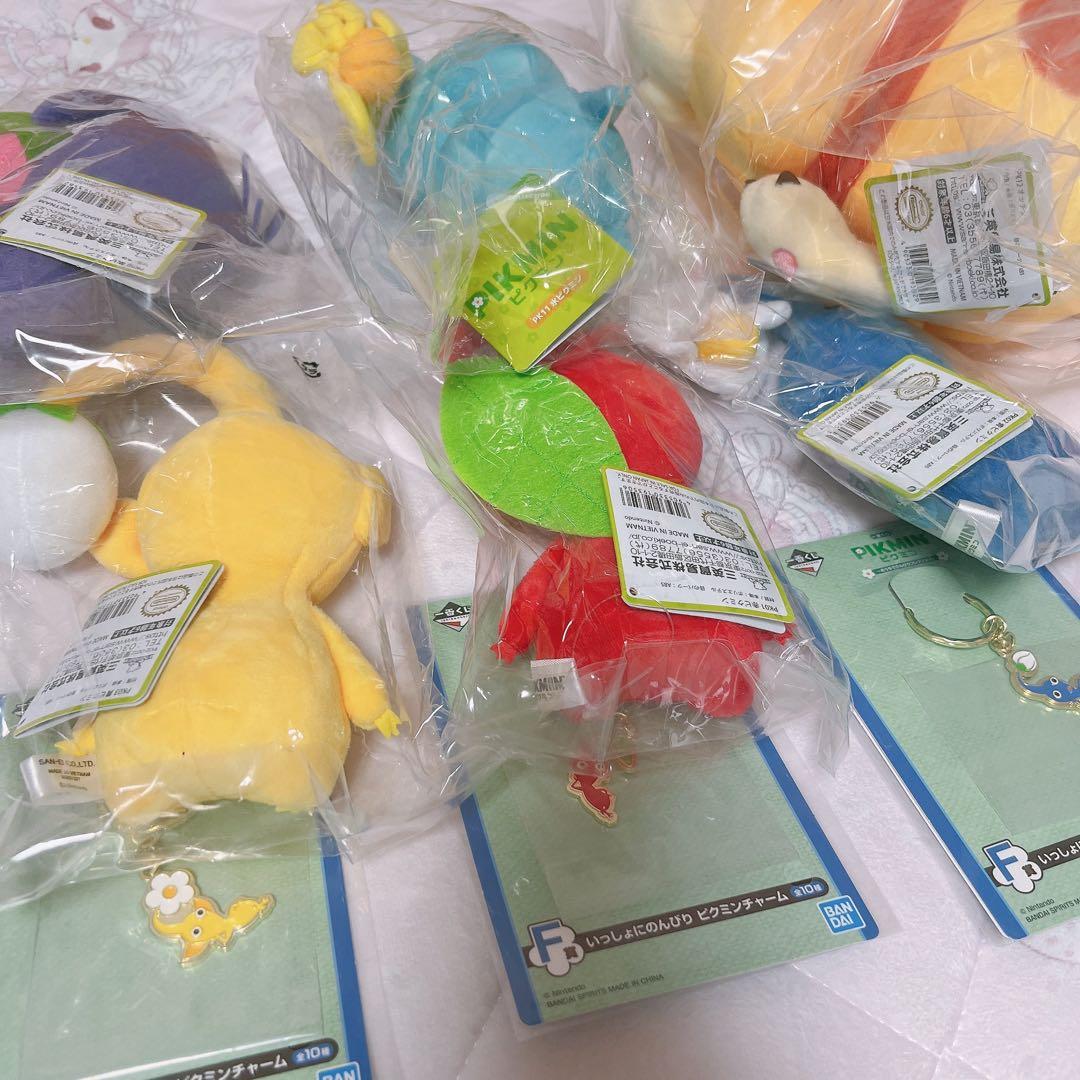 三英貿易　ピクミン ぬいぐるみ　新品　未開封　紫　赤　オッチン　青　黄　チャーム