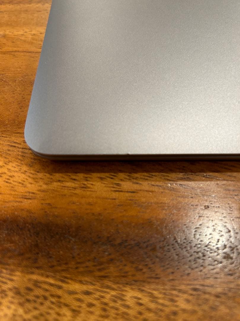 Apple MacBook シルバー 中古　充放電回数40回