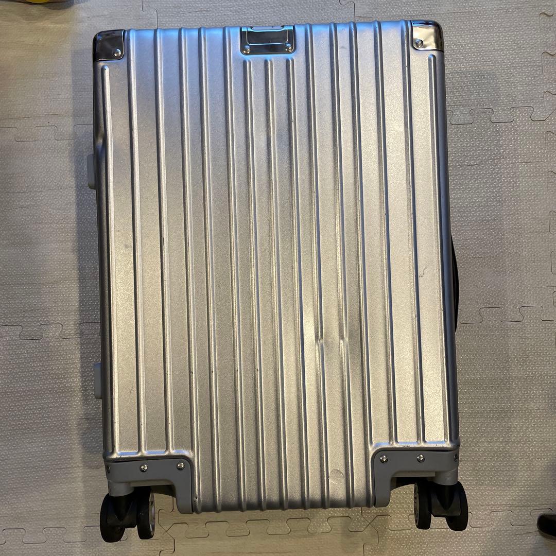 クロース　シルバー アルミニウム キャリーケース