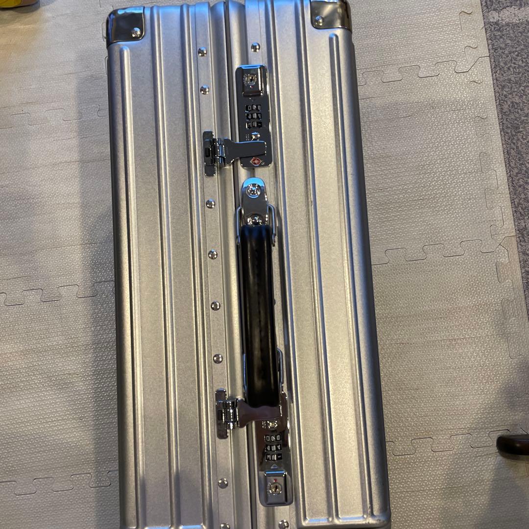 クロース　シルバー アルミニウム キャリーケース