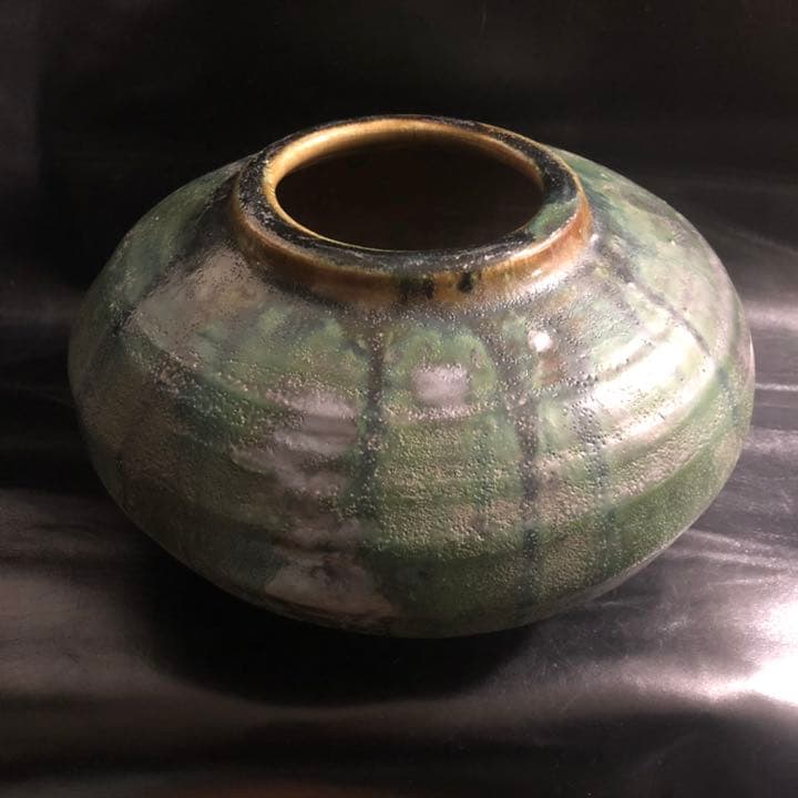 遺品整理◼️蔵の奥から怪しげな古い謎の壺、壷、花瓶が出てきた。花道具