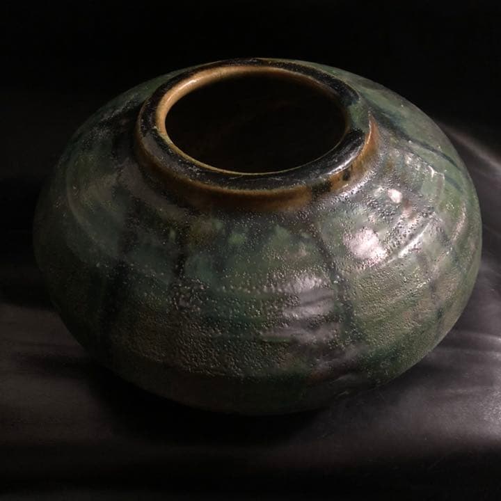 遺品整理◼️蔵の奥から怪しげな古い謎の壺、壷、花瓶が出てきた。花道具