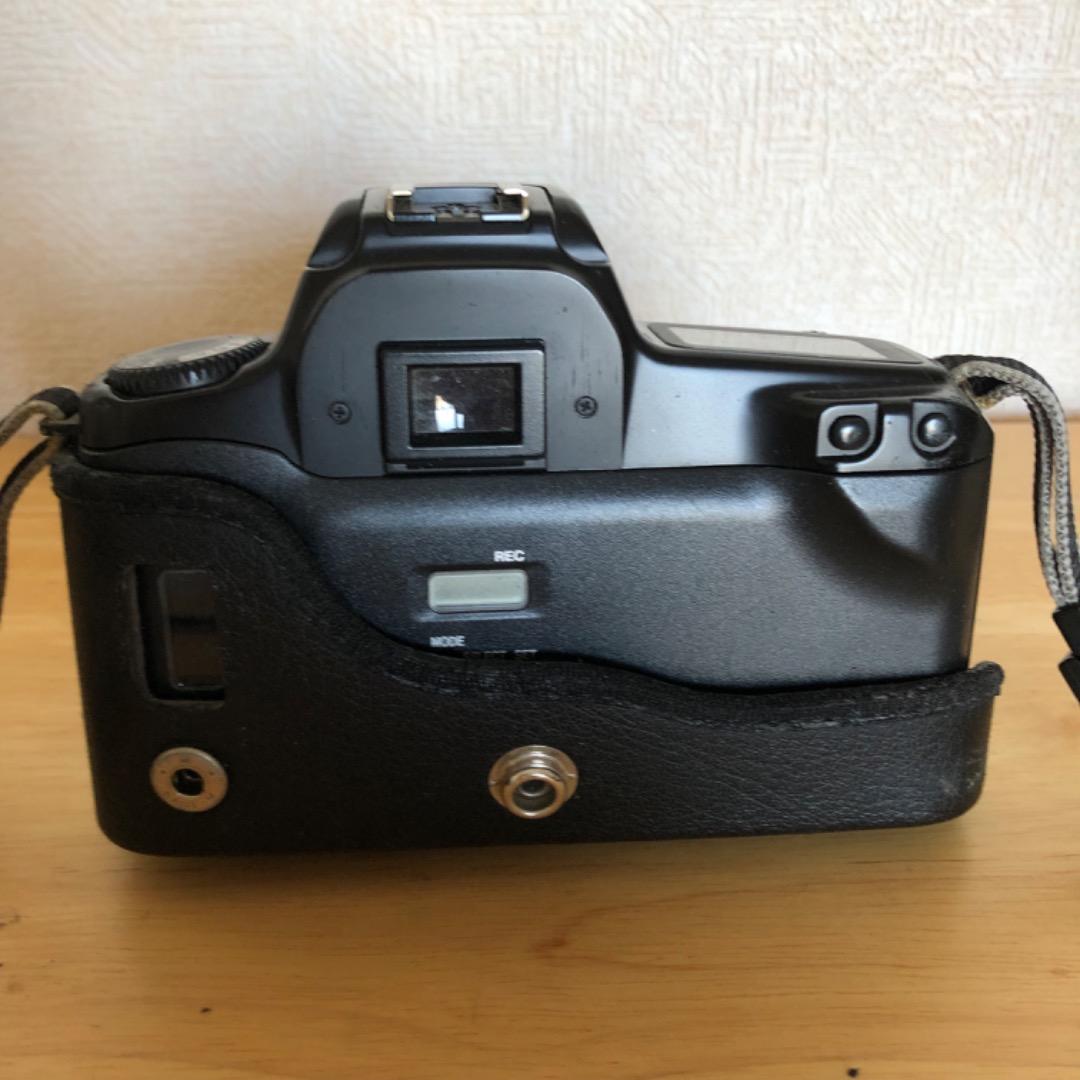 Canon EOS 1000 S 本体　標準レンズ　偏光フィルター付