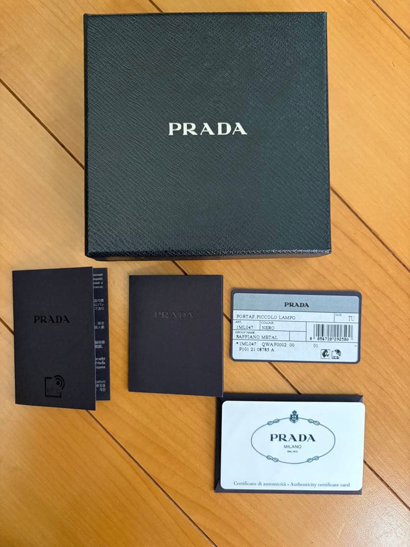 ⭐︎正規品⭐︎PRADA サフィアーノ 二つ折り財布 ブラック
