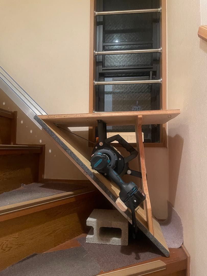 【電動階段昇降機・エスカレーター】中型犬・大型犬OK ストレスない優れ物！