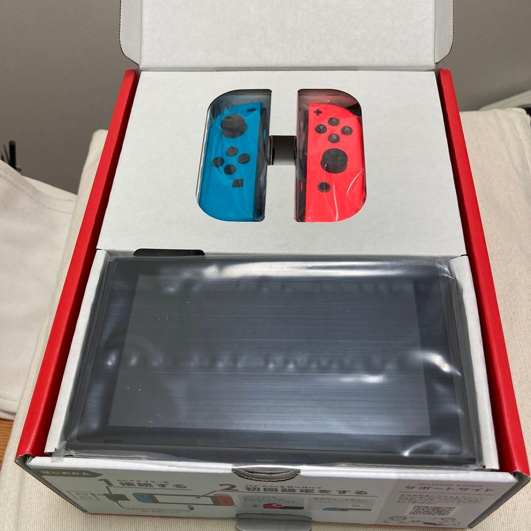 新品・未使用Nintendo Switch 本体 赤/青 Joy-Con付き