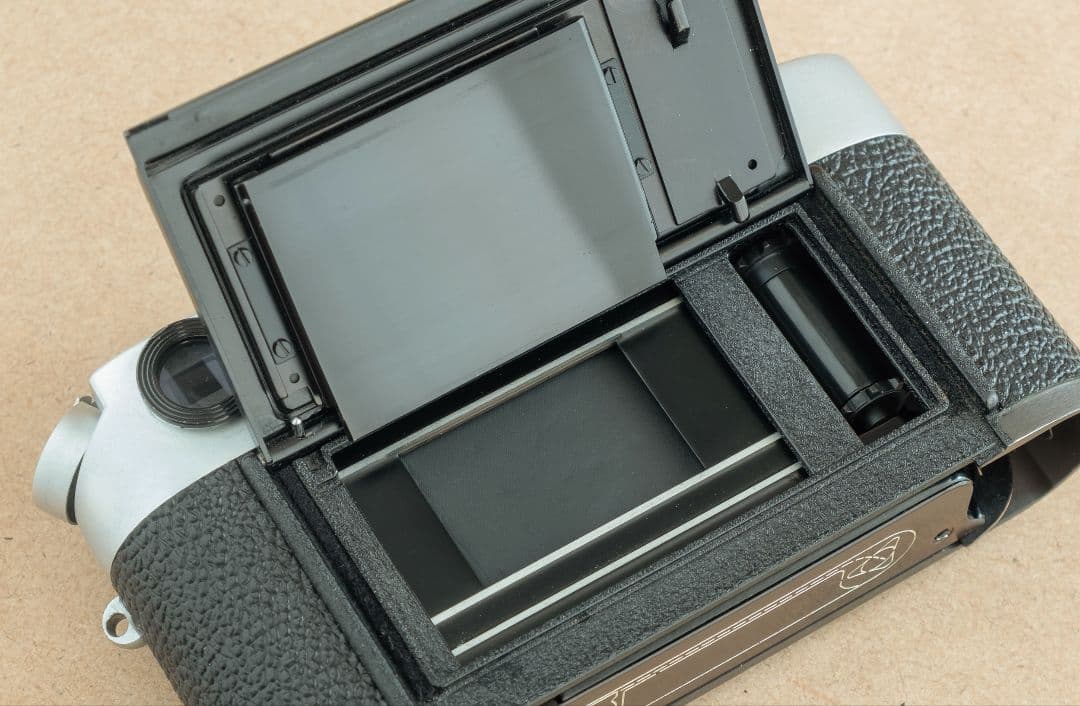 Leica M4 / ライカ M4　#117万台ボディ　ケースストラップ付