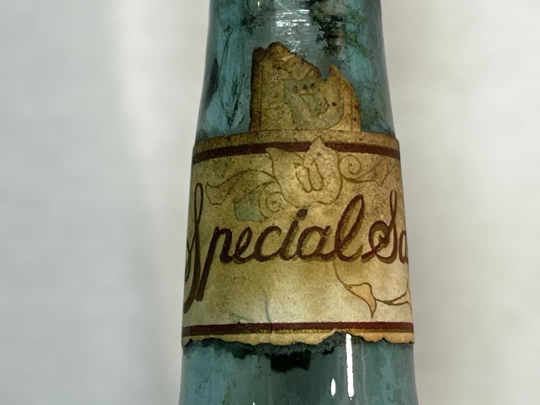 大珍品！アンティーク「幻の酒　‘スヰートピー(sweetpea/酔人)’の瓶