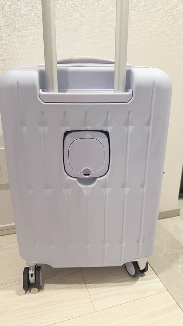 スーツケース　パステルラベンダー色