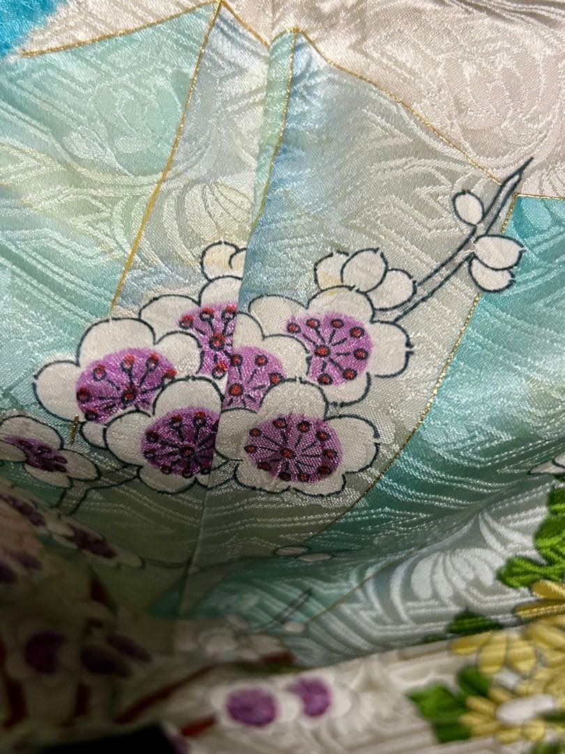 最高級　絞りと刺繍　水色 　オレンジ系花柄 　金駒刺繡　金糸　振袖 着物