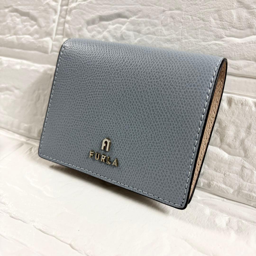 【未使用】FURLA　２つ折り財布　カメリア　ブルー　ベージュピンク　コンパクト