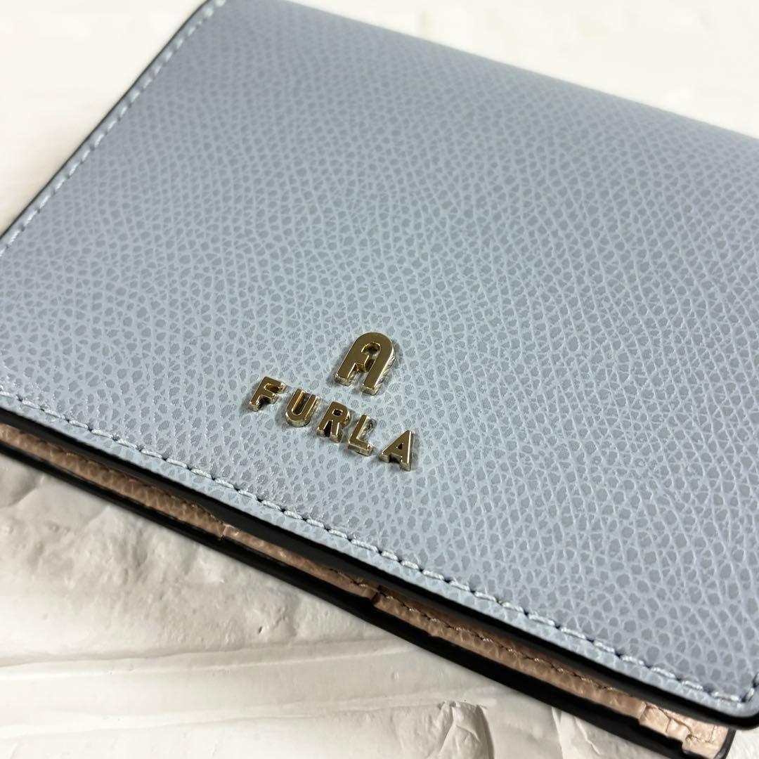 【未使用】FURLA　２つ折り財布　カメリア　ブルー　ベージュピンク　コンパクト