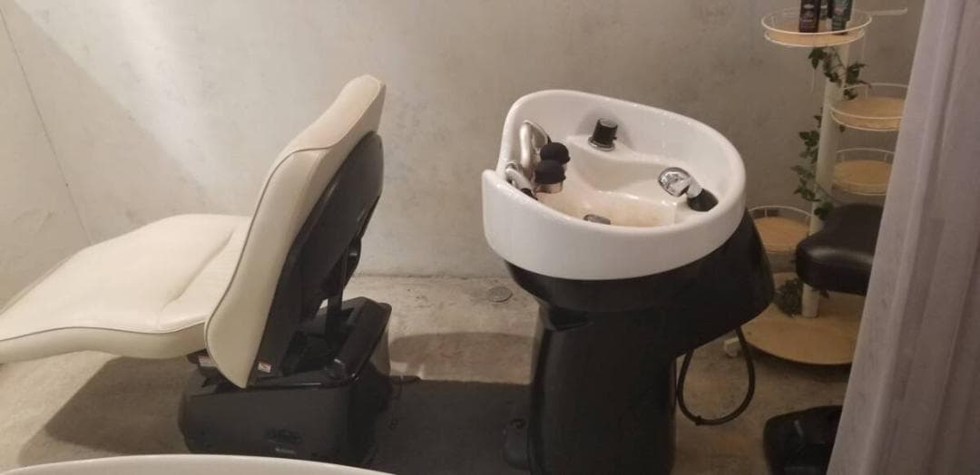 美容室タカラベルモント YUME ユメエスポワール スツール付 中古　引取限定